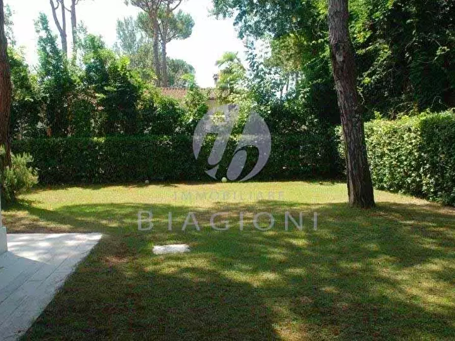 Immagine 5 di Appartamento in vendita  a Massa