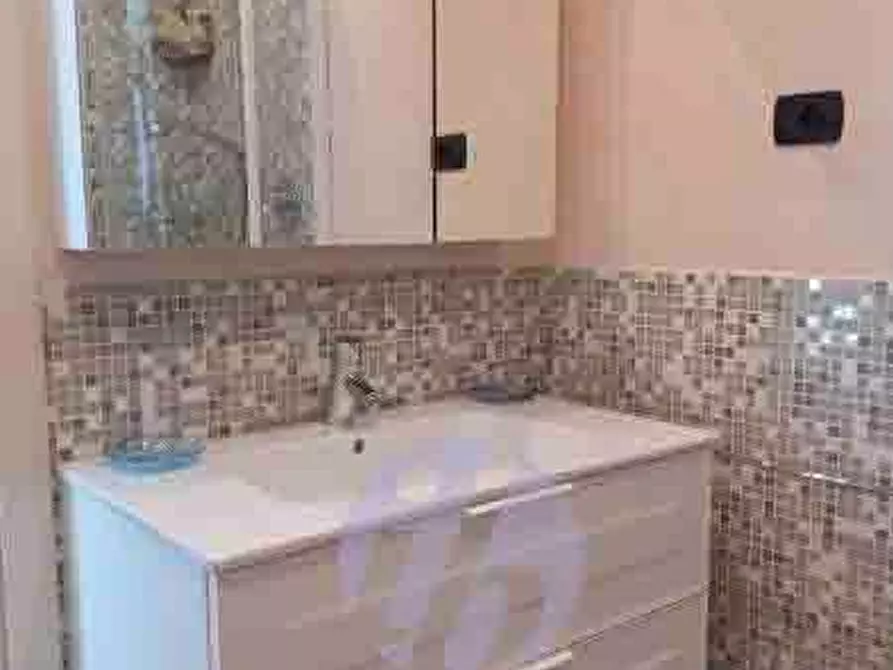 Immagine 25 di Appartamento in vendita  a Massa