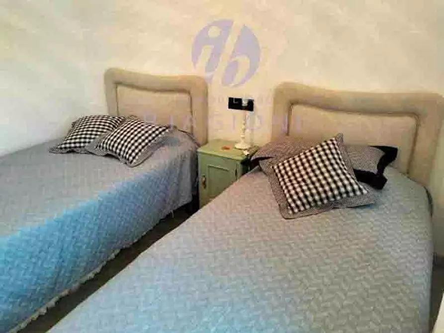 Immagine 21 di Appartamento in vendita  a Massa