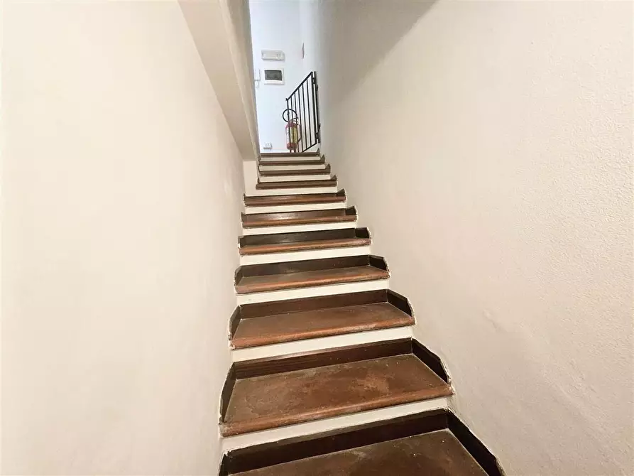 Immagine 21 di Casa bifamiliare in vendita  a Massa