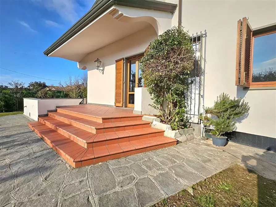 Immagine 9 di Casa bifamiliare in vendita  a Massa