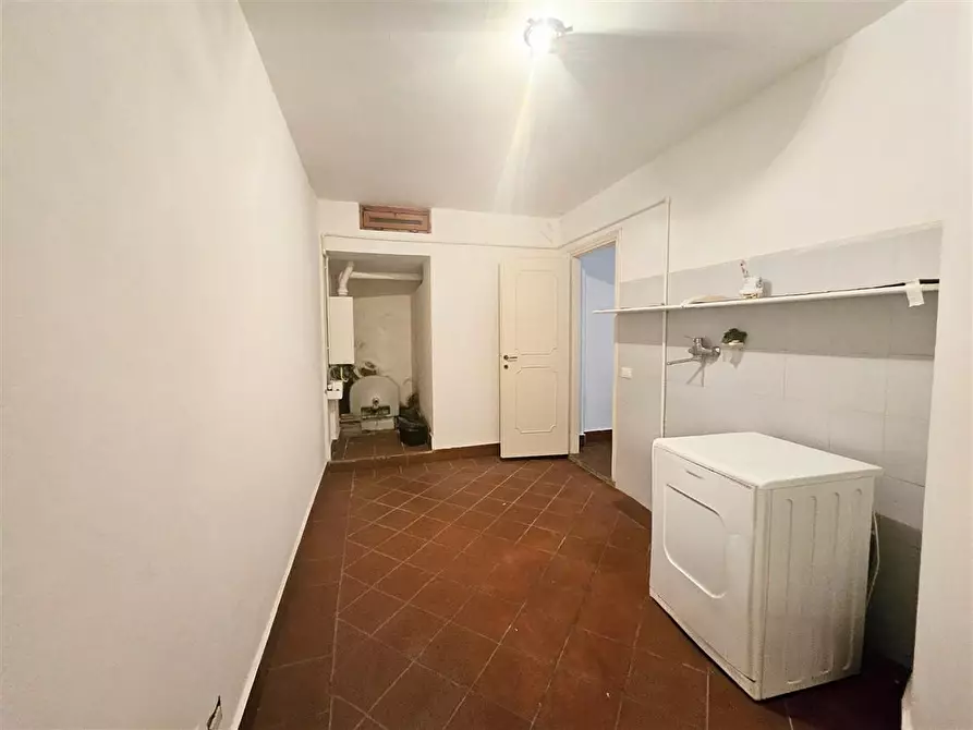 Immagine 28 di Casa bifamiliare in vendita  a Massa