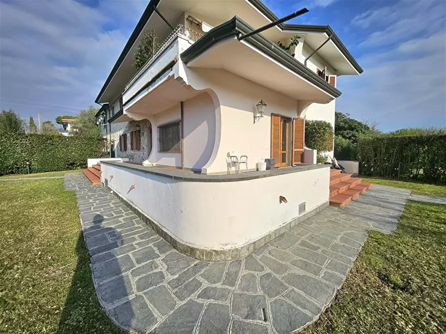 Immagine 31 di Casa bifamiliare in vendita  a Massa