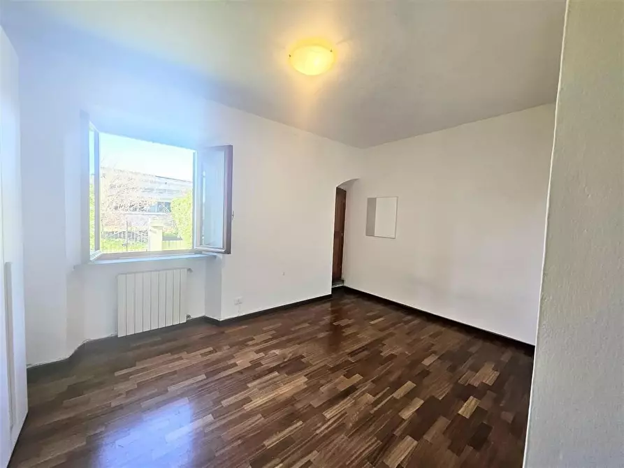 Immagine 17 di Casa bifamiliare in vendita  a Massa