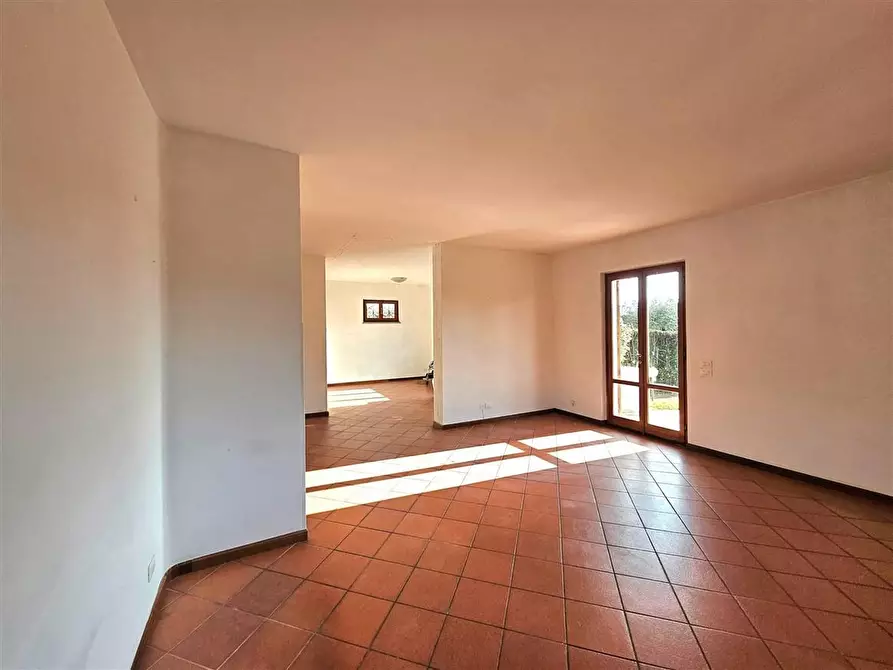 Immagine 3 di Casa bifamiliare in vendita  a Massa