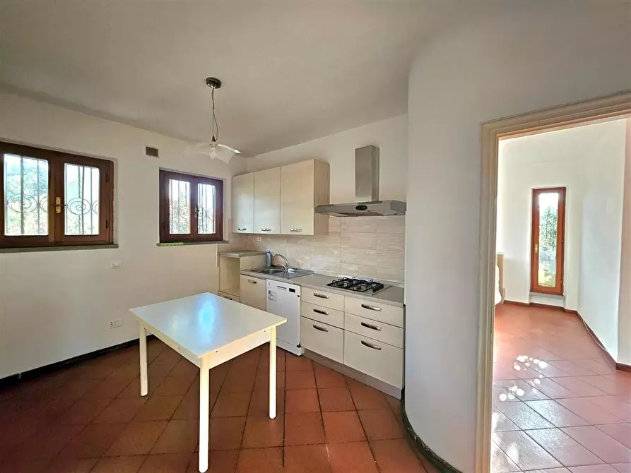 Immagine 7 di Casa bifamiliare in vendita  a Massa