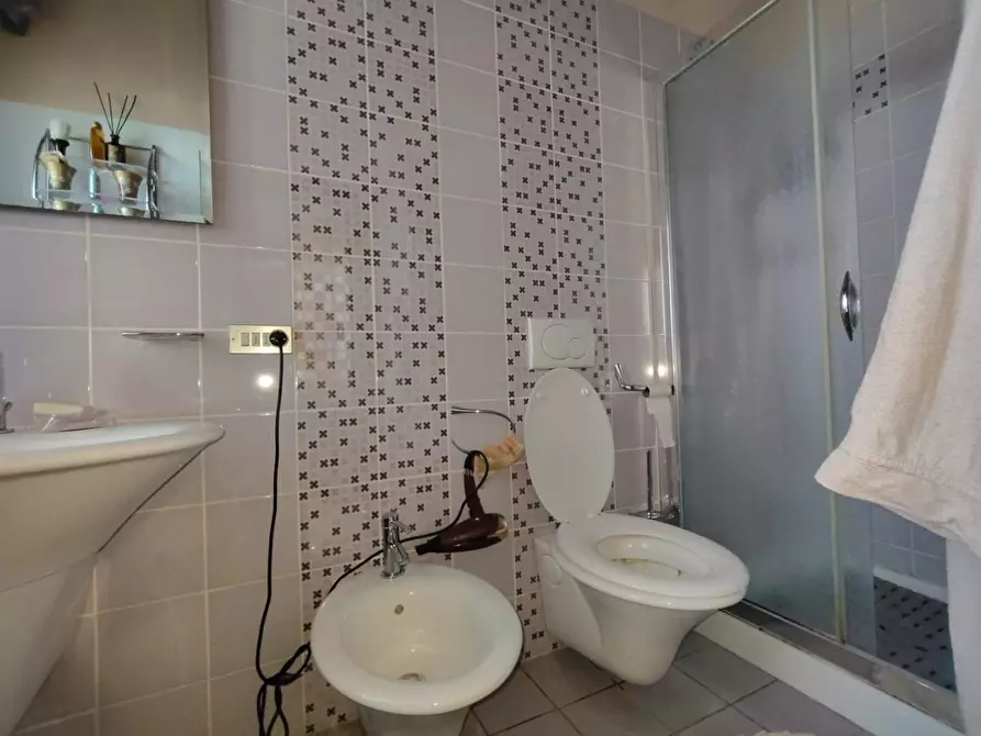 Immagine 12 di Appartamento in vendita  a Cascina