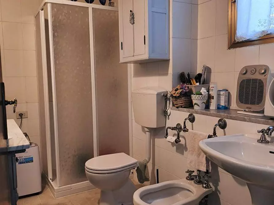 Immagine 13 di Casa semindipendente in vendita  a Carrara