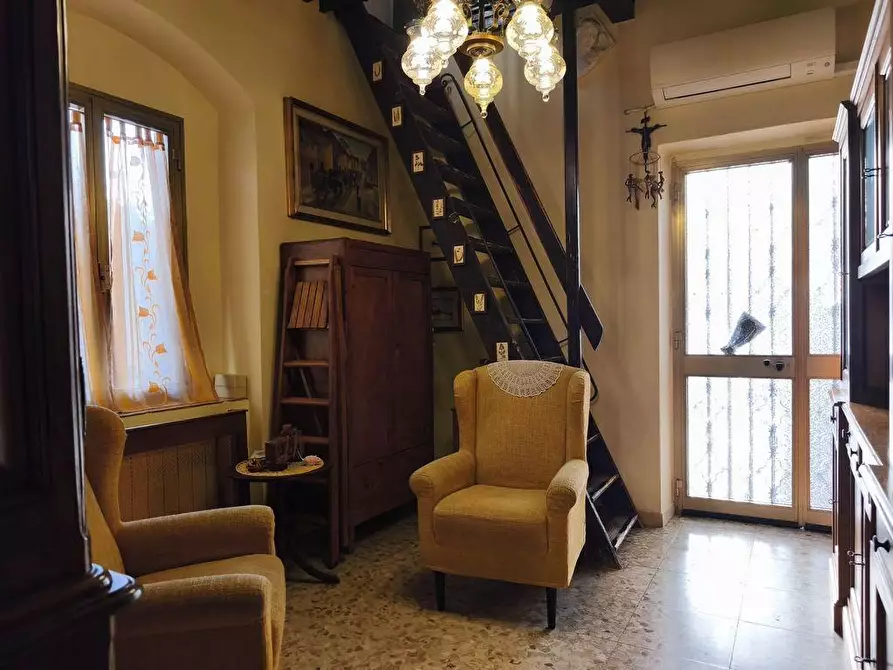 Immagine 9 di Casa semindipendente in vendita  a Carrara