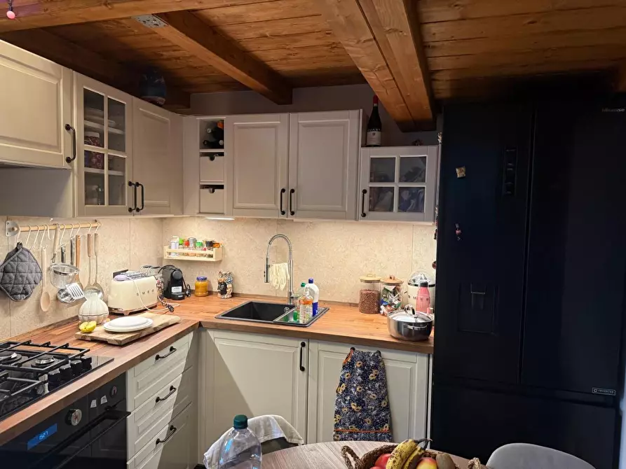 Immagine 2 di Magazzino in vendita  a Massa