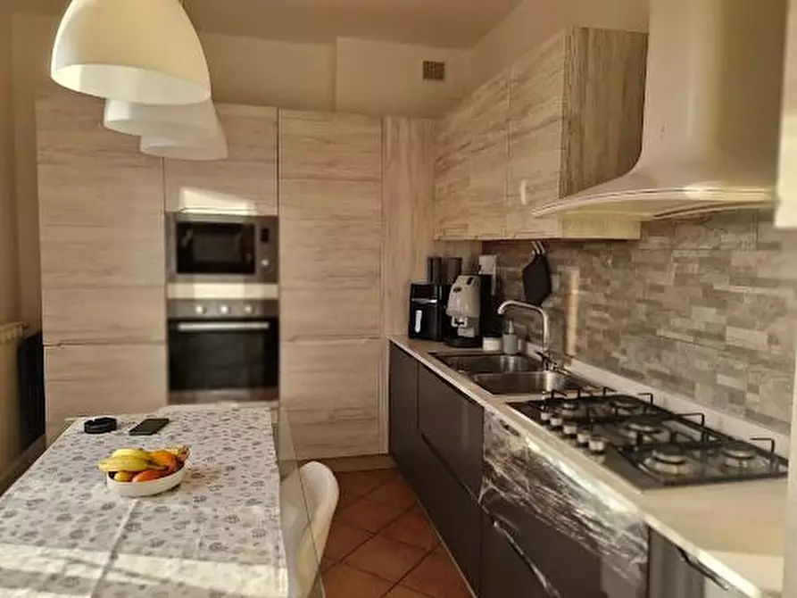 Immagine 4 di Appartamento in vendita  a Massa