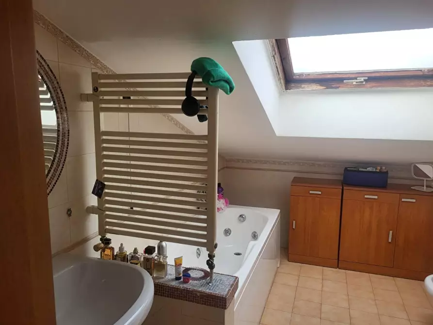 Immagine 21 di Appartamento in vendita  a Massa