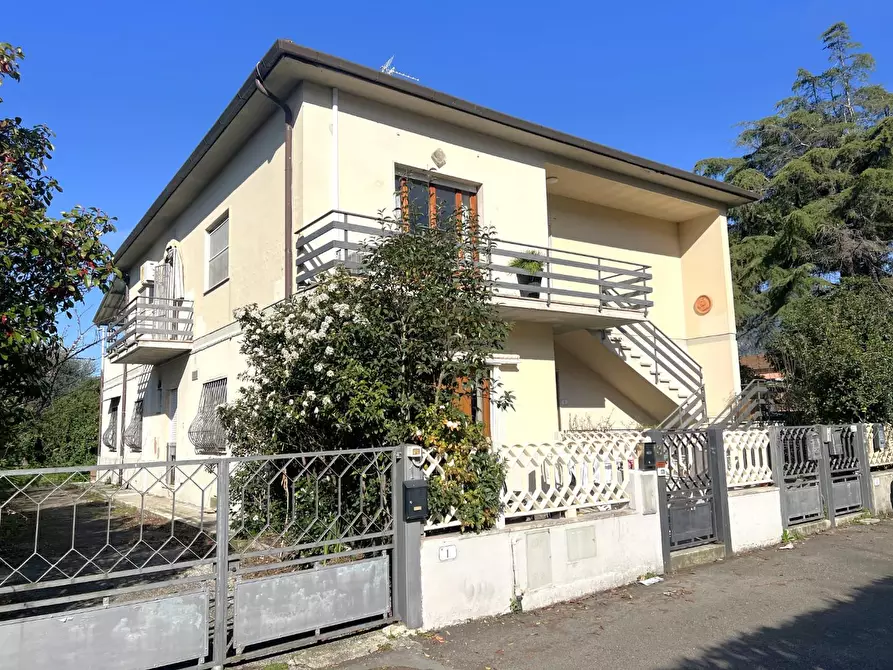 Immagine 1 di Casa bifamiliare in vendita  a Calci