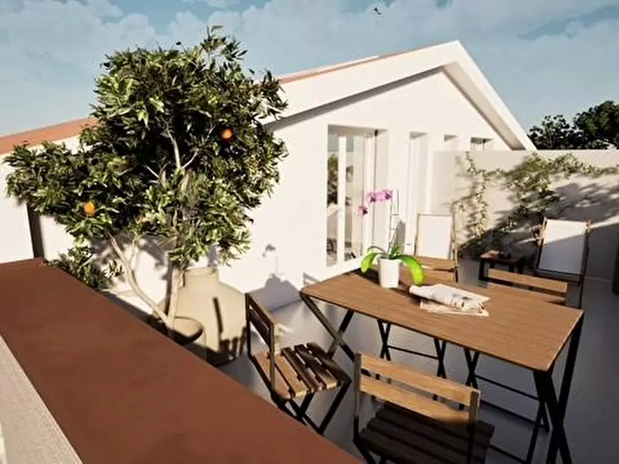 Immagine 7 di Casa trifamiliare in vendita  a Camaiore