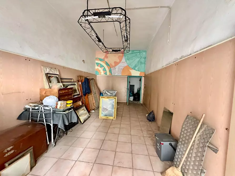 Immagine 9 di Laboratorio in vendita  a Pontedera