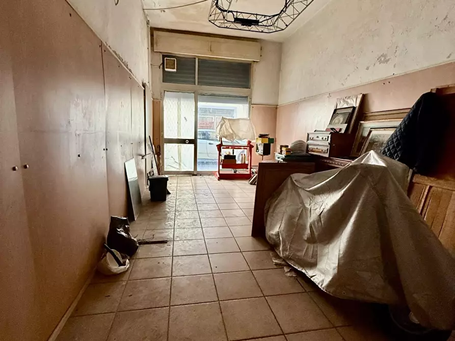 Immagine 8 di Laboratorio in vendita  a Pontedera