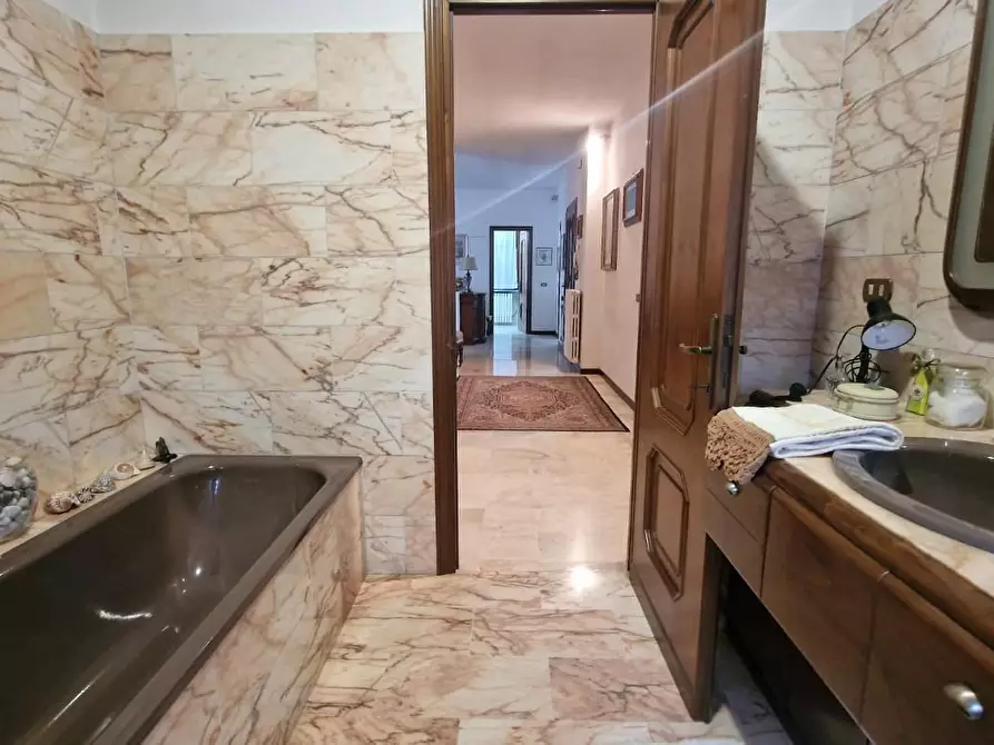 Immagine 9 di Casa bifamiliare in vendita  a Sarzana