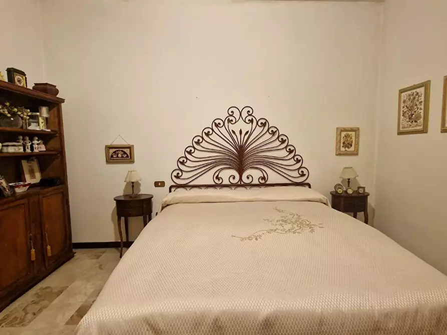 Immagine 15 di Casa bifamiliare in vendita  a Sarzana