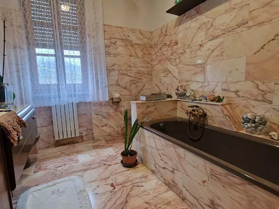 Immagine 20 di Casa bifamiliare in vendita  a Sarzana