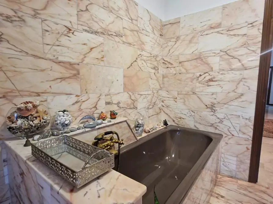 Immagine 12 di Casa bifamiliare in vendita  a Sarzana