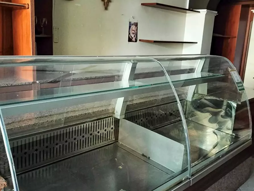 Immagine 4 di Locale commerciale in vendita  a Montopoli In Val D'arno