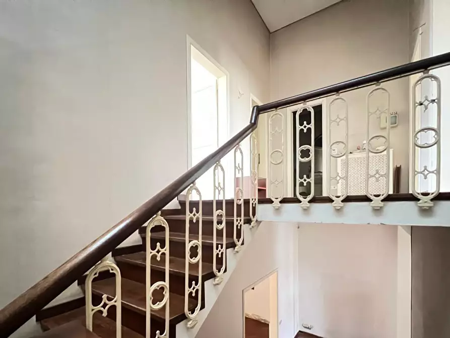 Immagine 7 di Villa in vendita  a Empoli