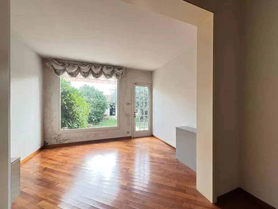 Immagine 4 di Villa in vendita  a Empoli