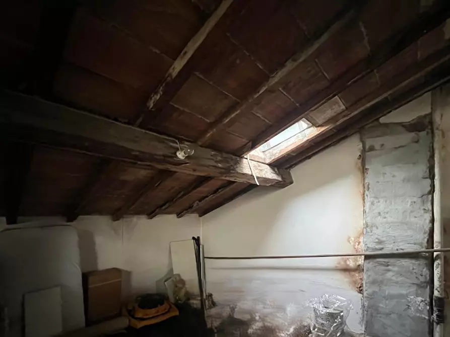 Immagine 18 di Villa in vendita  a Empoli