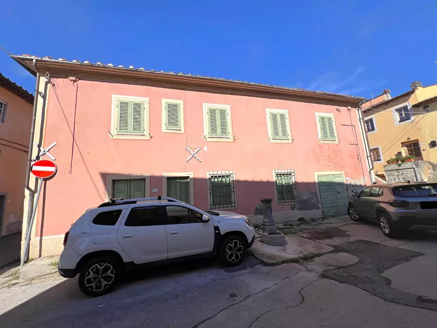 Immagine 1 di Appartamento in vendita  a Calci