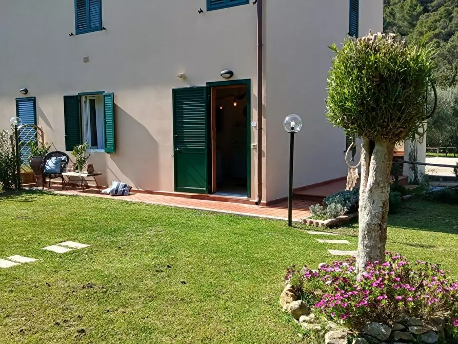 Immagine 41 di Appartamento in vendita  a Livorno