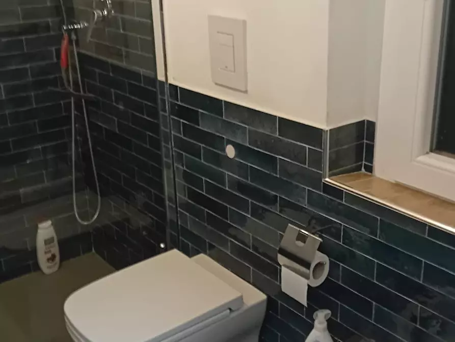 Immagine 18 di Appartamento in vendita  a Livorno