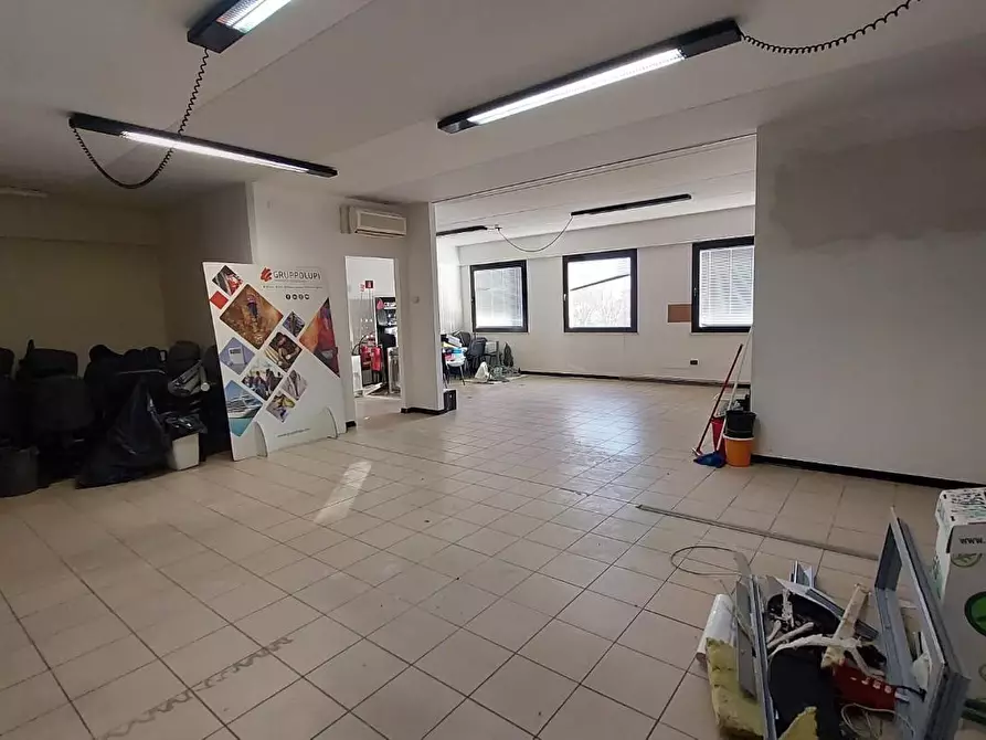 Immagine 6 di Ufficio in affitto  a Pontedera