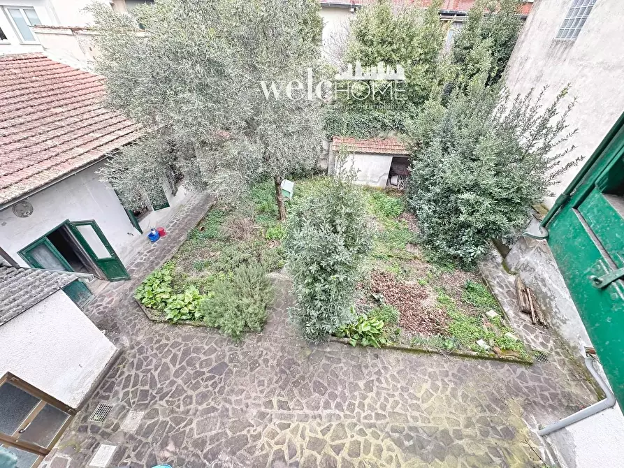 Immagine 40 di Terratetto in vendita  a Campi Bisenzio