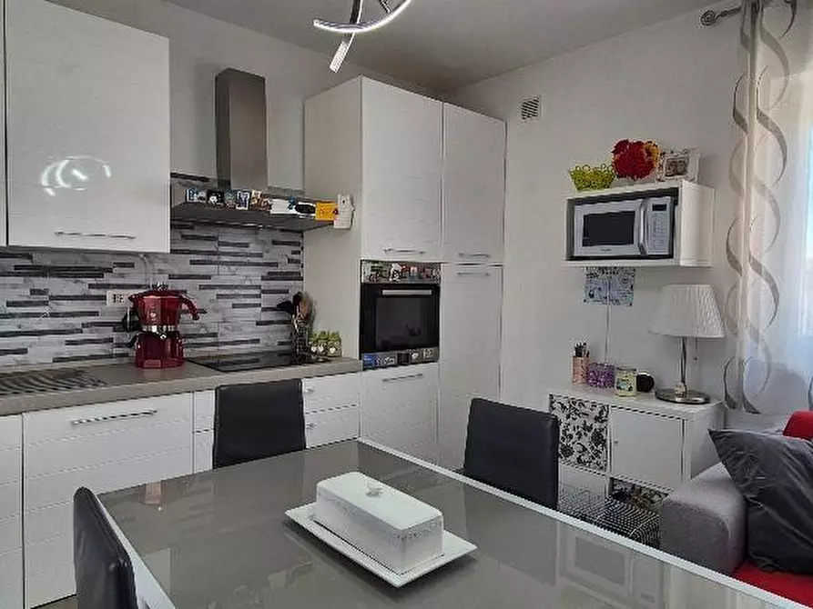 Immagine 10 di Mansarda in vendita  a Cascina