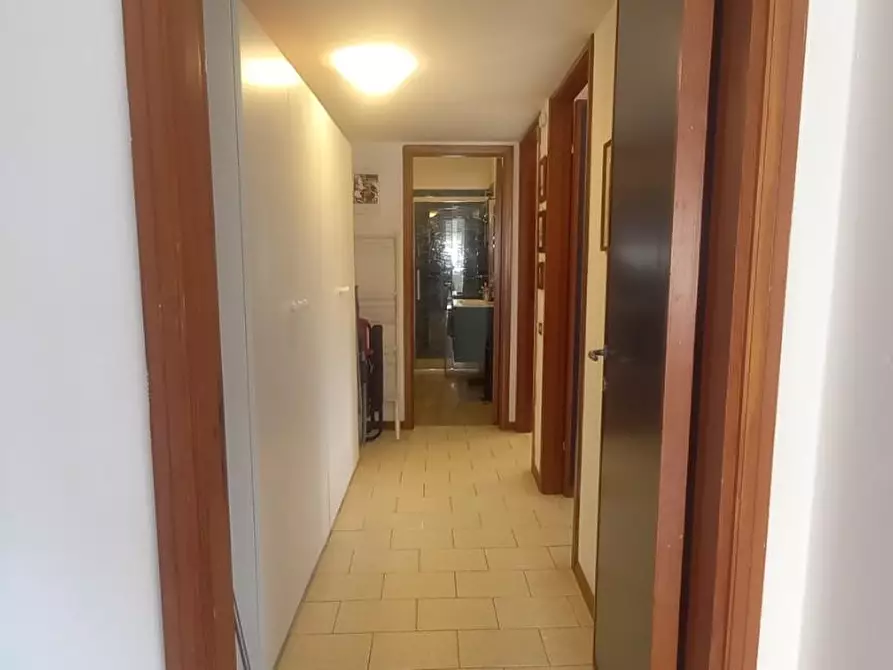 Immagine 9 di Appartamento in affitto  a Camaiore