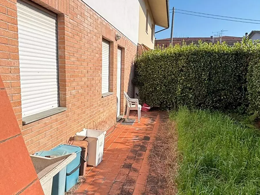 Immagine 20 di Casa bifamiliare in vendita  a Capannori