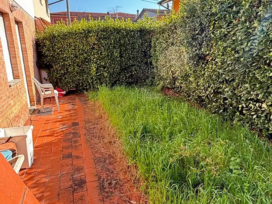 Immagine 23 di Casa bifamiliare in vendita  a Capannori