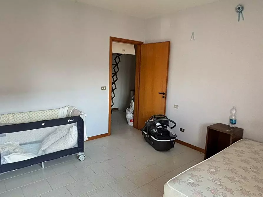Immagine 9 di Casa bifamiliare in vendita  a Capannori