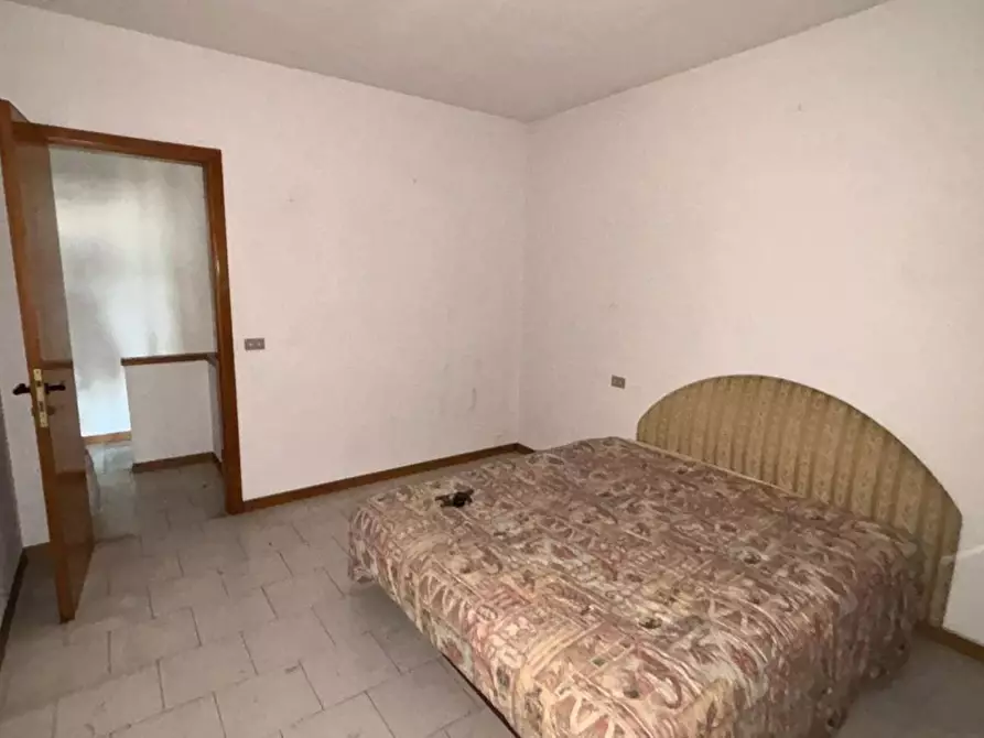 Immagine 13 di Casa bifamiliare in vendita  a Capannori