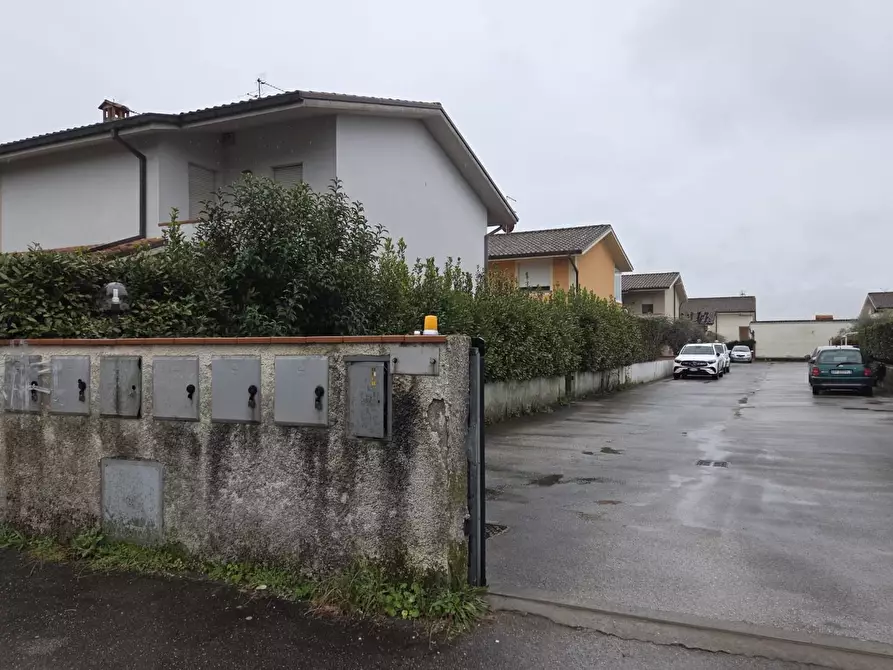 Immagine 34 di Casa bifamiliare in vendita  a Capannori