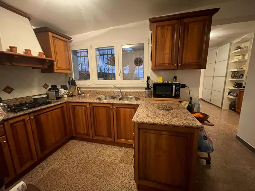 Immagine 6 di Casa semindipendente in vendita  a Carrara