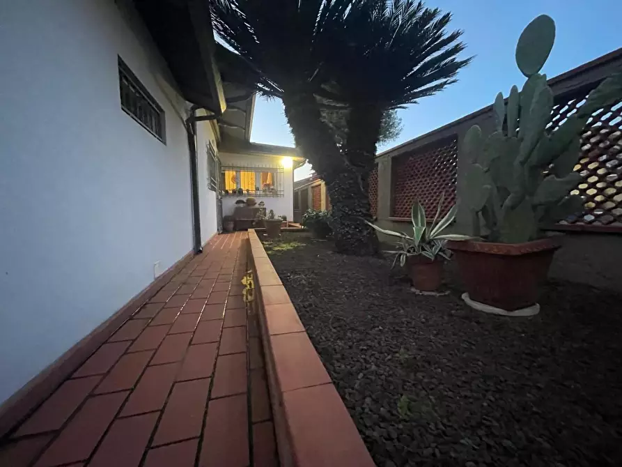 Immagine 25 di Casa semindipendente in vendita  a Carrara