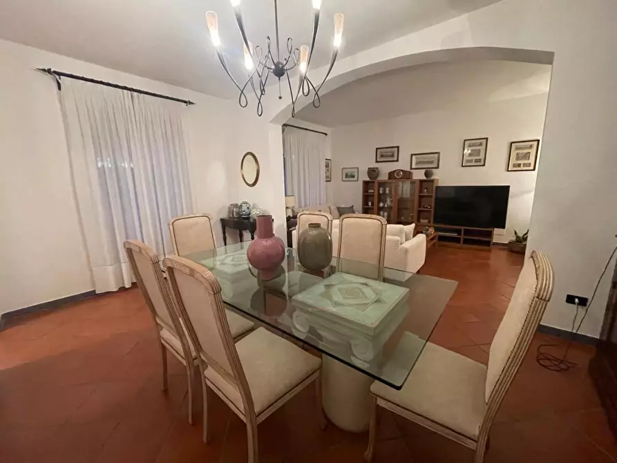 Immagine 2 di Casa semindipendente in vendita  a Carrara