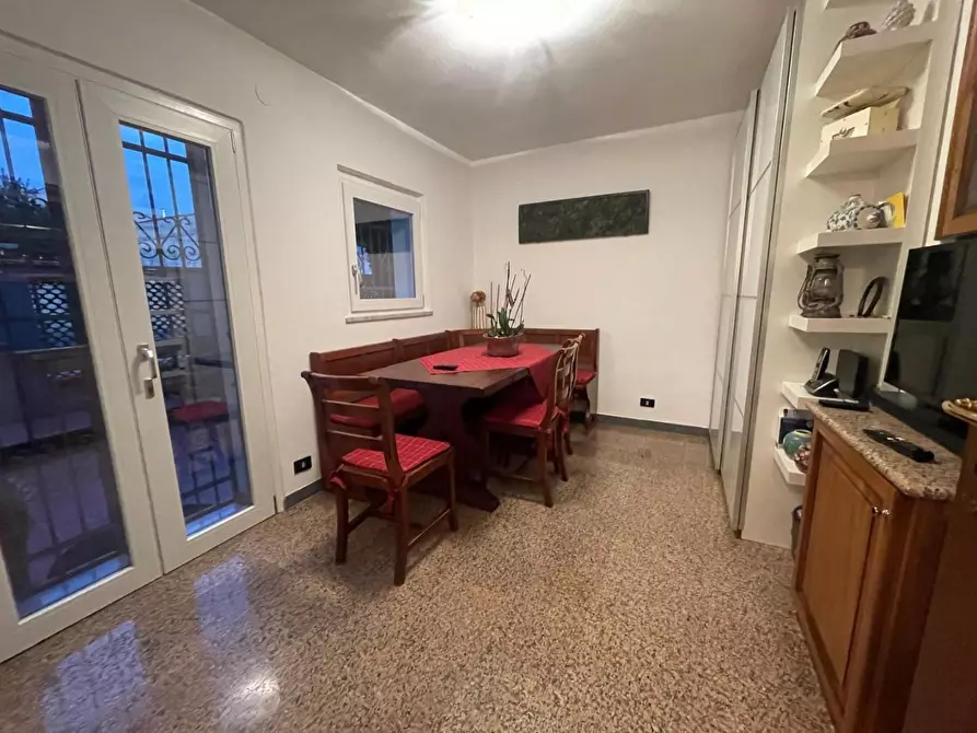 Immagine 9 di Casa semindipendente in vendita  a Carrara