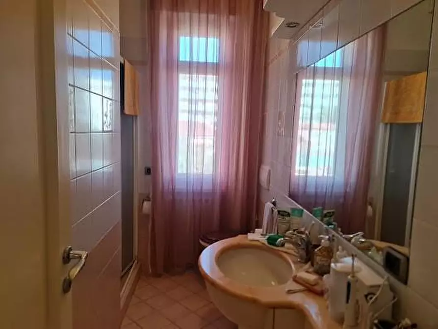 Immagine 18 di Appartamento in vendita  a Carrara