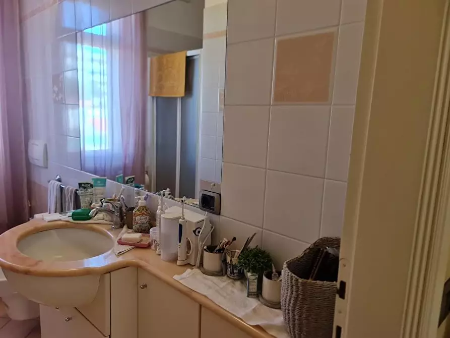 Immagine 19 di Appartamento in vendita  a Carrara