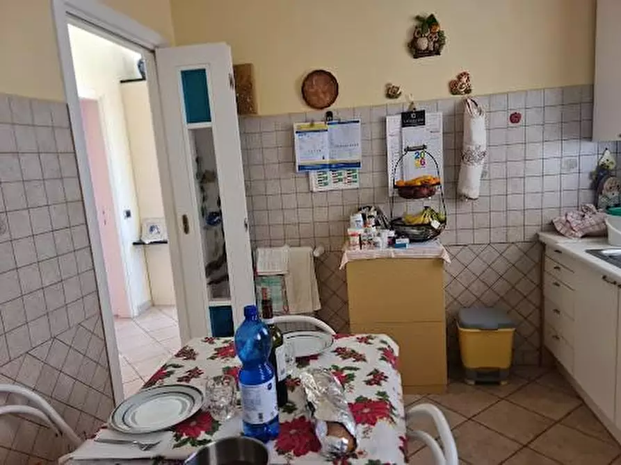 Immagine 10 di Appartamento in vendita  a Carrara