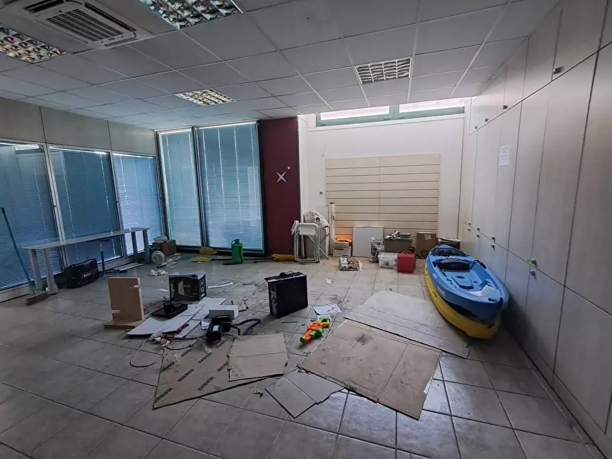 Immagine 9 di Attività artigianale in affitto  a Ponsacco