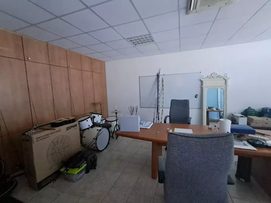 Immagine 13 di Attività artigianale in affitto  a Ponsacco