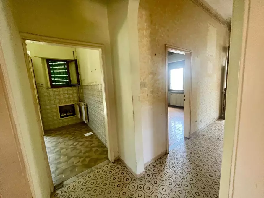 Immagine 6 di Villa in vendita  a Lucca